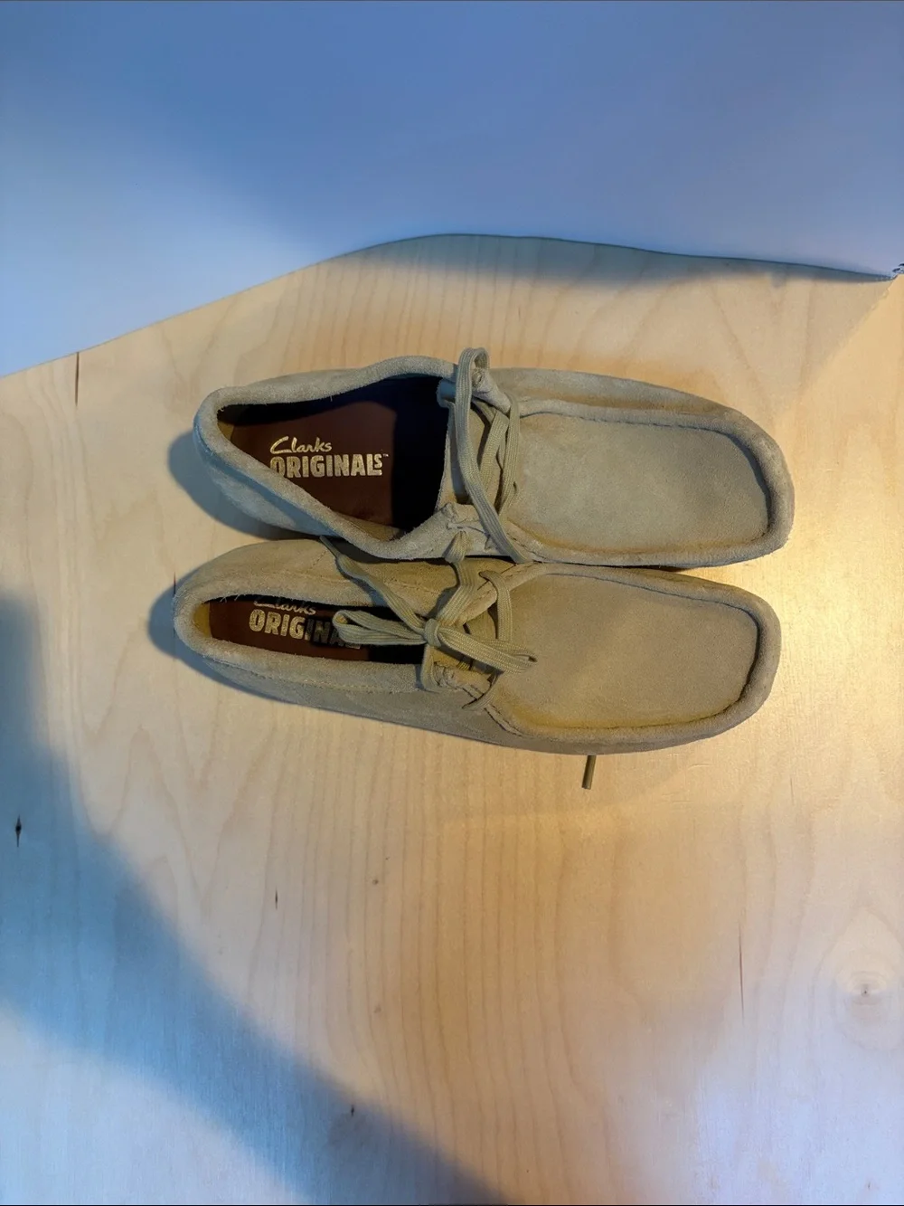 Clarks Men's Chukka Suede Boots in Light Tan